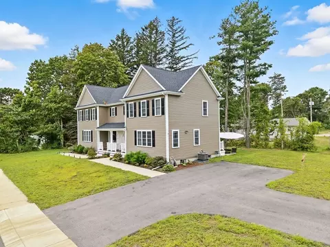 4 Lawton St #A, Taunton, MA 02780