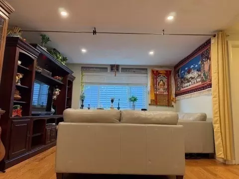Living - 15 Staples Ave #27, Everett, MA 02149 photo 1 of 2