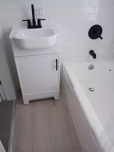 52-54 Holyoke St, Easthampton, MA 01027 photo 12
