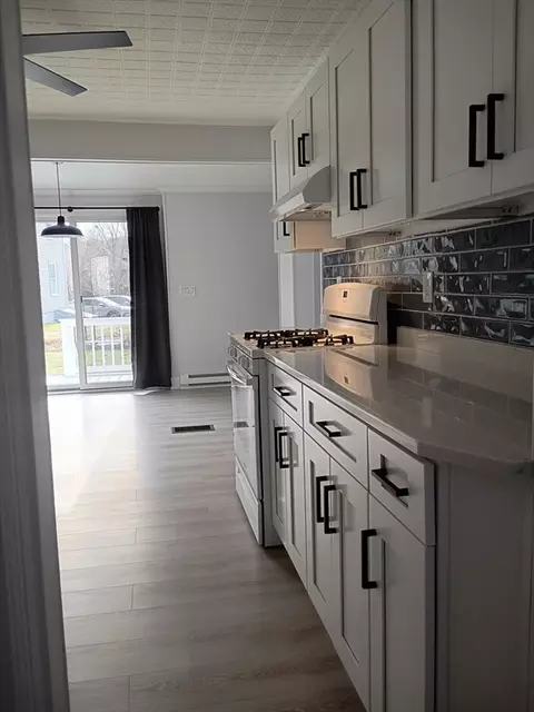 52-54 Holyoke St, Easthampton, MA 01027 photo 21