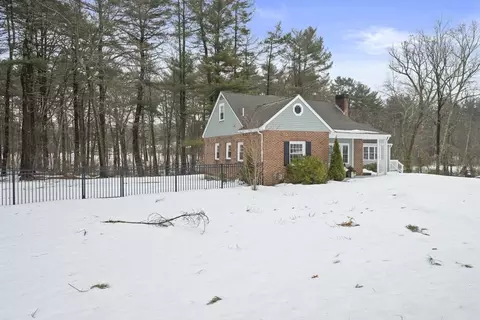 461 Maple St, Franklin, MA 02038 photo 4