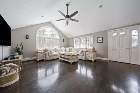 461 Maple St, Franklin, MA 02038 photo 14