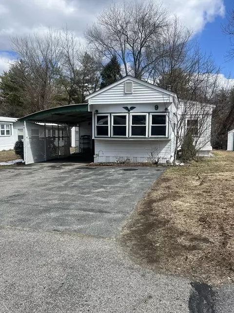 9 Rebecca Ave, Hudson, MA 01749