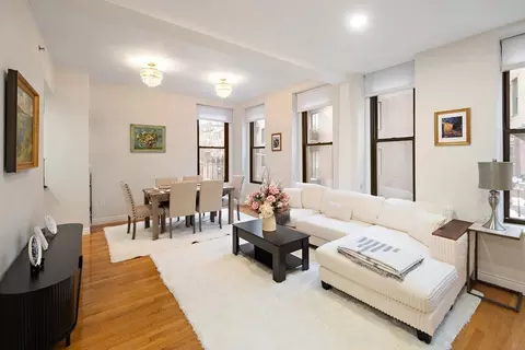 Living - 4 Charlesgate E #201, Boston, MA 02215 photo 2 of 4