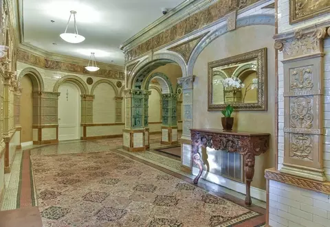 Entry Way - 4 Charlesgate E #201, Boston, MA 02215 photo 2 of 2
