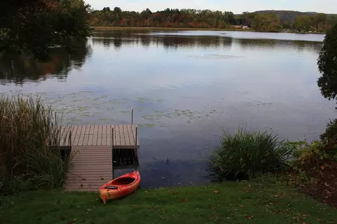 115 Lake Shore Dr, Cheshire, MA 01225