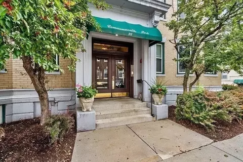 92 Gordon St #201, Boston, MA 02135