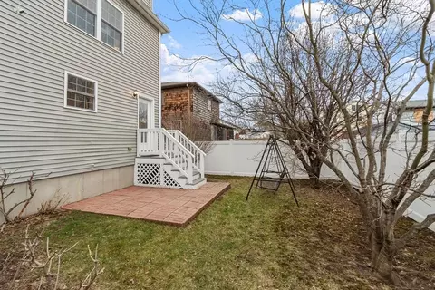 Exterior - 22 Patrick St #22, Arlington, MA 02474 photo 2 of 4