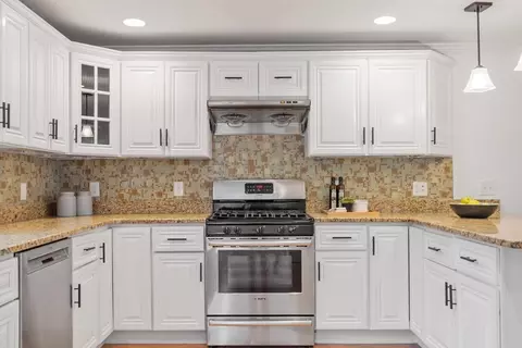 Kitchen - 22 Patrick St #22, Arlington, MA 02474 photo 4 of 6