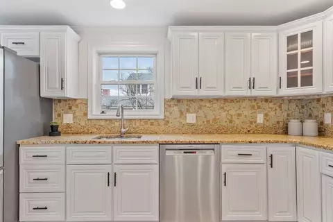 Kitchen - 22 Patrick St #22, Arlington, MA 02474 photo 5 of 6