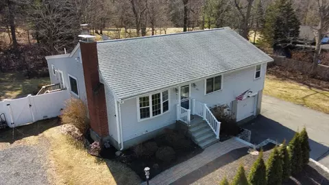 5 W Main St, Hopkinton, MA 01748