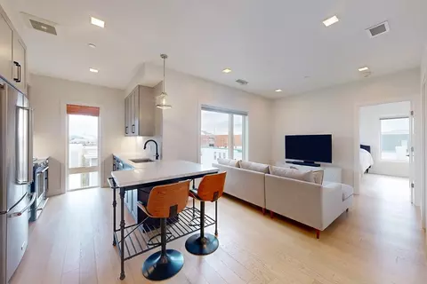 287 Maverick St #402, Boston, MA 02128
