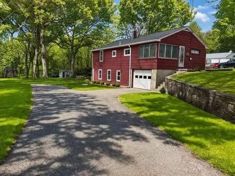 1 Sylvester Dr, Webster, MA 01570 photo 2
