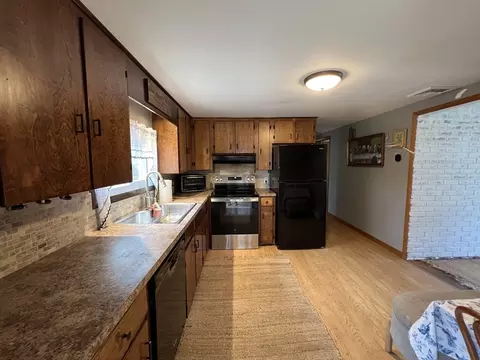 1 Sylvester Dr, Webster, MA 01570 photo 4