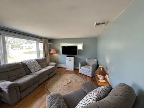 1 Sylvester Dr, Webster, MA 01570 photo 5