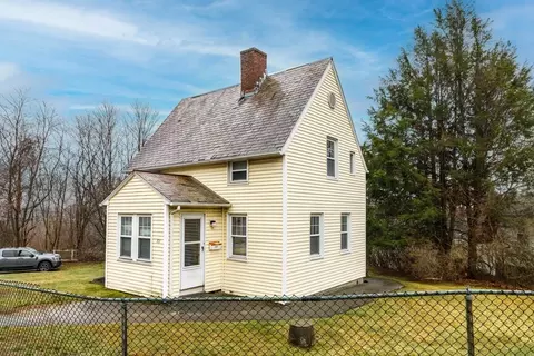 101 Ararat St, Worcester, MA 01606