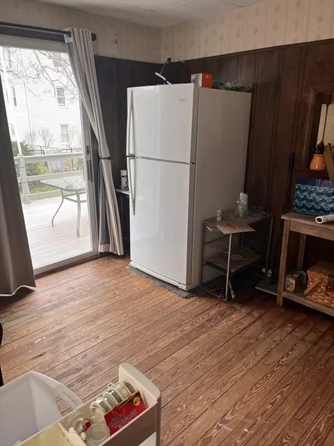 332 Albert St, Fall River, MA 02721 photo 9