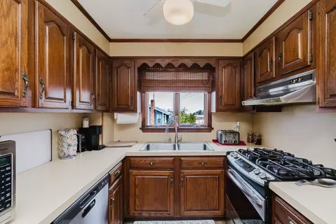 34 Last St, Fall River, MA 02724 photo 9