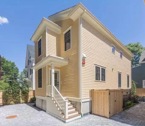 55 Museum St #55, Cambridge, MA 02138