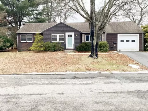 79 Woodland Dr, Framingham, MA 01701