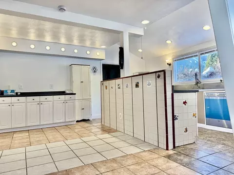 109 Forest Rd, Salisbury, MA 01952