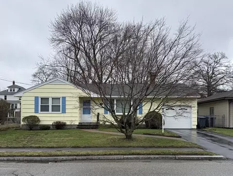 14 Orchard St, Methuen, MA 01844