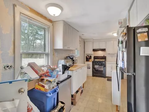Kitchen - 69 Appleton St, Saugus, MA 01906 photo 2 of 5