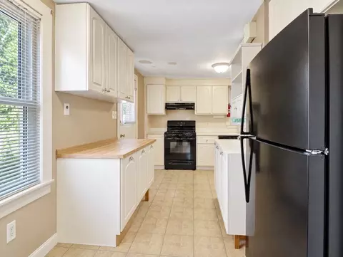 Kitchen - 69 Appleton St, Saugus, MA 01906 photo 10 of 10