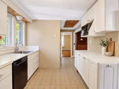 Kitchen - 69 Appleton St, Saugus, MA 01906 photo 8 of 10
