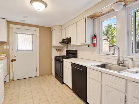 Kitchen - 69 Appleton St, Saugus, MA 01906 photo 6 of 10