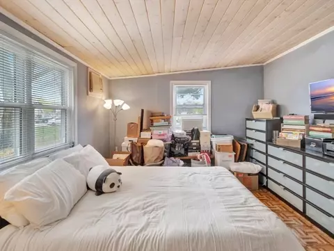 Bedroom - 69 Appleton St, Saugus, MA 01906 photo 2 of 3