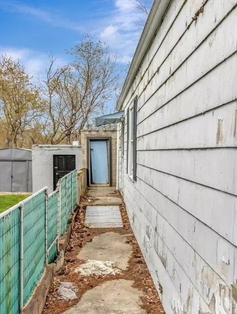 Entry Way - 69 Appleton St, Saugus, MA 01906 photo 5 of 5