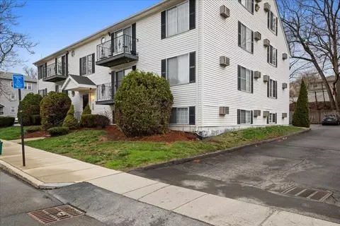 155 Hamilton St #3, Worcester, MA 01604