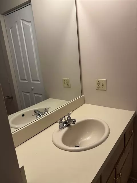 34 Sumner Ave #411, Springfield, MA 01108 photo 7