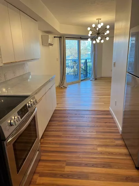 Kitchen - 53 Pointe Rok Dr #53, Worcester, MA 01604 photo 2 of 2