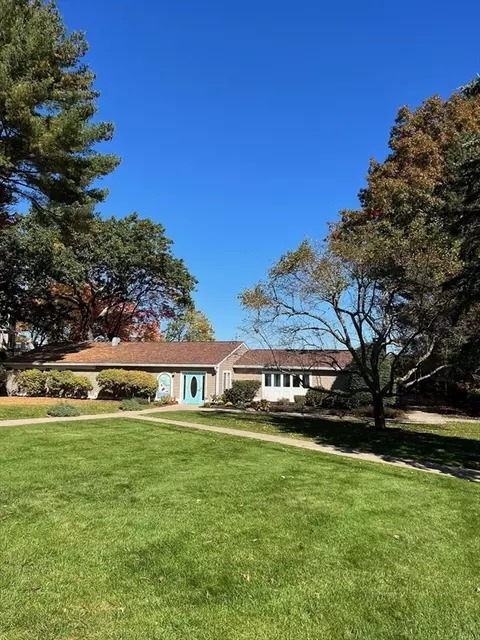 Exterior - 53 Pointe Rok Dr #53, Worcester, MA 01604 photo 3 of 4