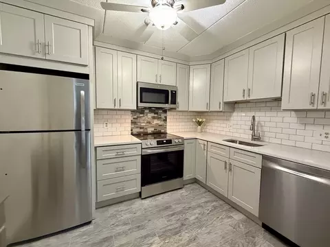6 Old Stone Way #3, Weymouth, MA 02189