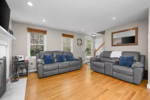 172 Skunknet Rd, Barnstable, MA 02632 photo 4