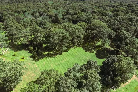26 Flint Hill Rd, West Tisbury, MA 02575