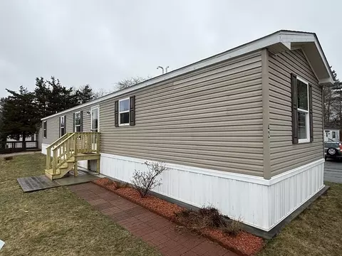2900 Cranberry Hwy #42, Wareham, MA 02538