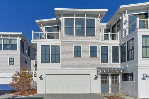 350 Bradford St #11, Provincetown, MA 02657