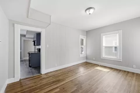 Living - 21-23 Continental St, Springfield, MA 01108 photo 1 of 2