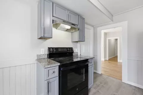 Entry Way - 21-23 Continental St, Springfield, MA 01108 photo 1 of 4