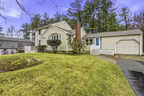 35 Brooks St, Upton, MA 01568 photo 2