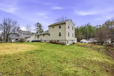 35 Brooks St, Upton, MA 01568 photo 3
