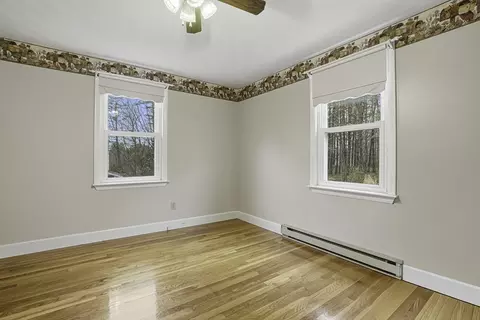 35 Brooks St, Upton, MA 01568 photo 16