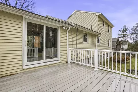 35 Brooks St, Upton, MA 01568 photo 5