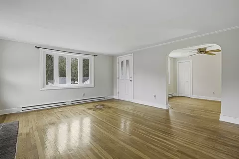 35 Brooks St, Upton, MA 01568 photo 7