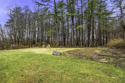 35 Brooks St, Upton, MA 01568 photo 4