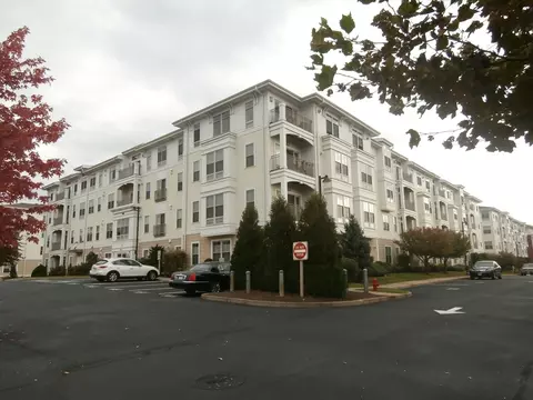4 Repton Cir #4105, Watertown, MA 02472